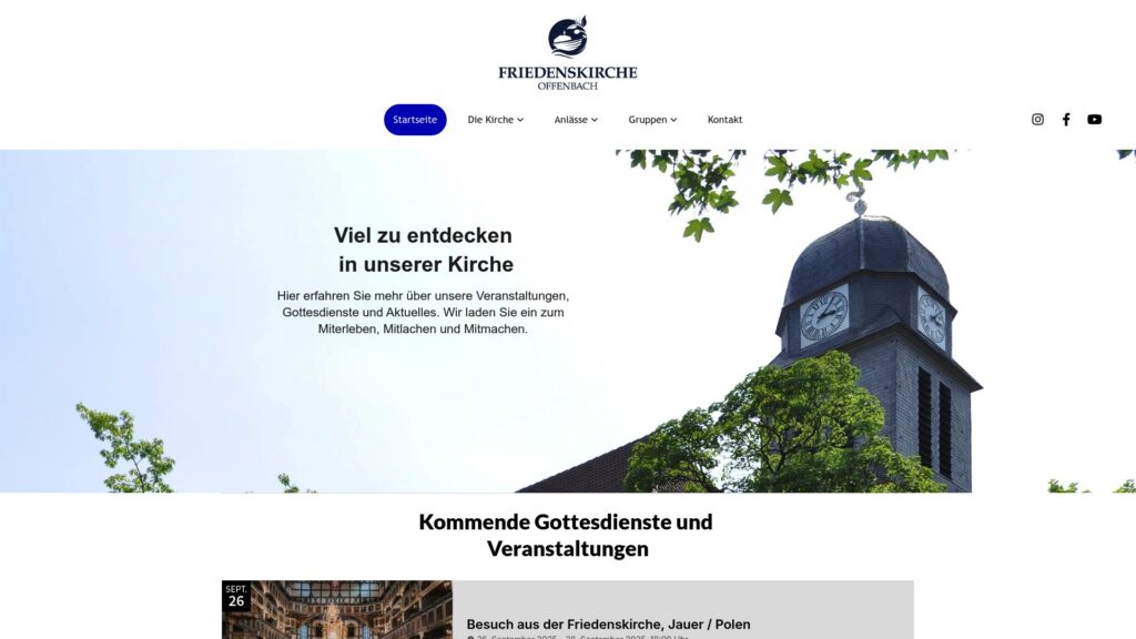 Website der Friedenskirche Offenbach mit Turmuhr, Navigationsmenü und Ankündigungen zu Gottesdiensten und Veranstaltungen.